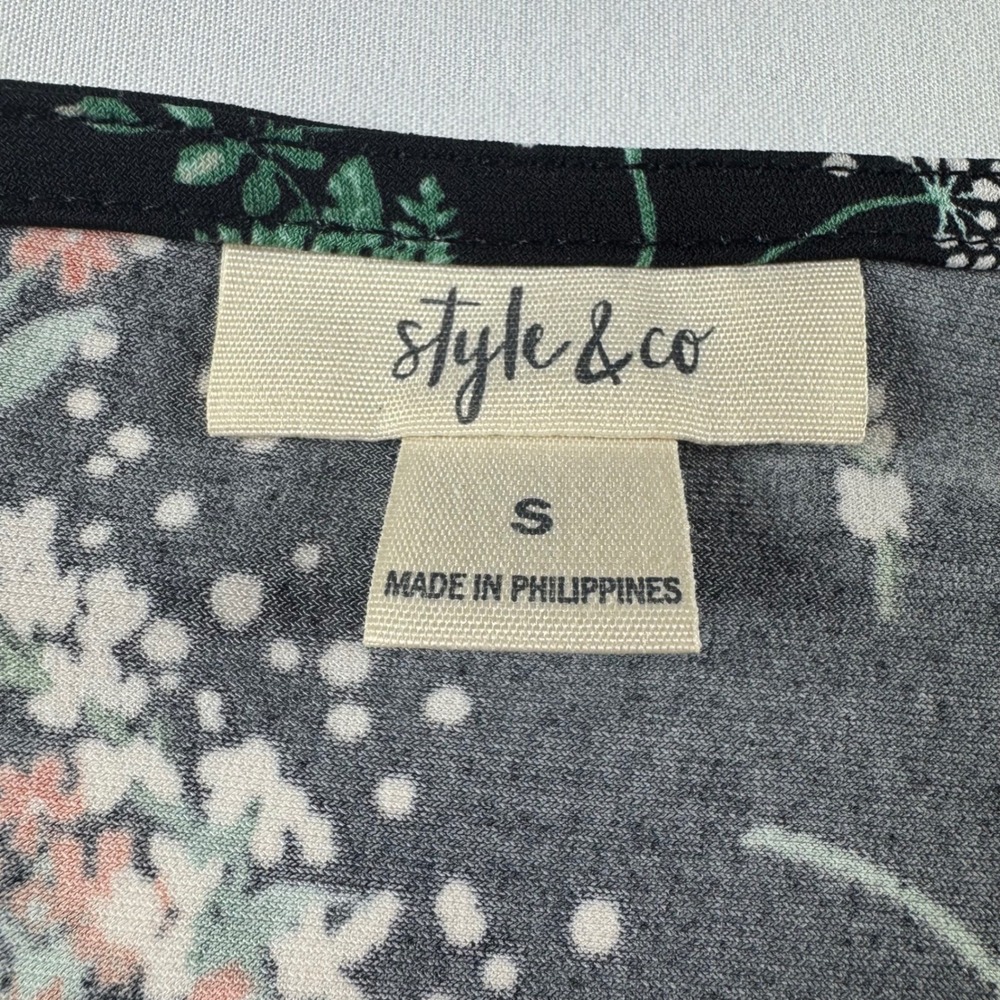 Style & Co Womens Small Black Floral Pleated Neck Short Sleeve Blouse Top - Picture 2 of 6